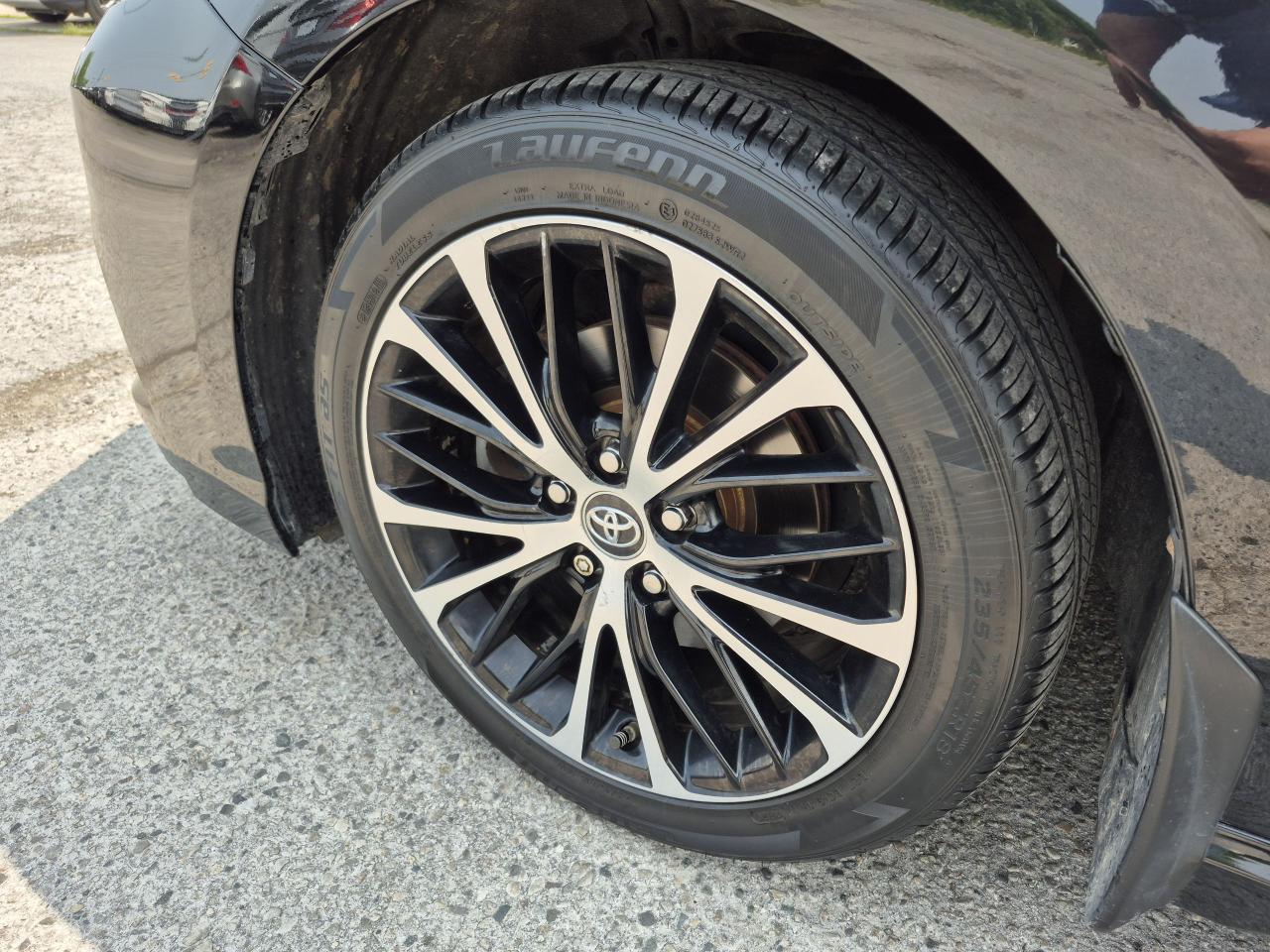 2018 Toyota Camry SE - Certified Photo33