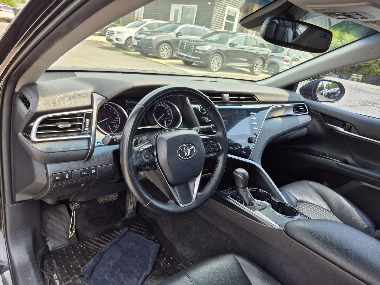 2018 Toyota Camry SE - Certified Photo35