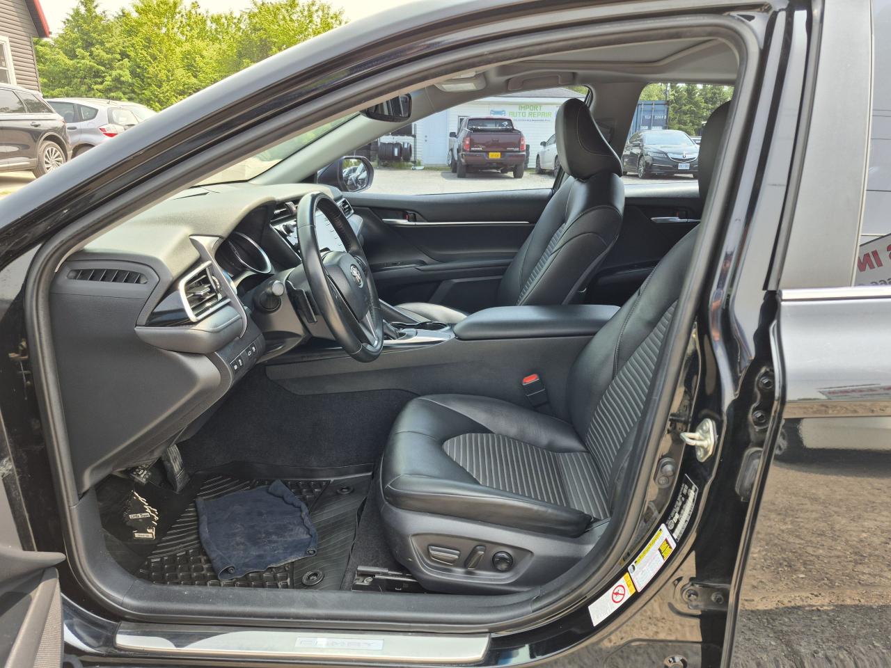 2018 Toyota Camry SE - Certified Photo34