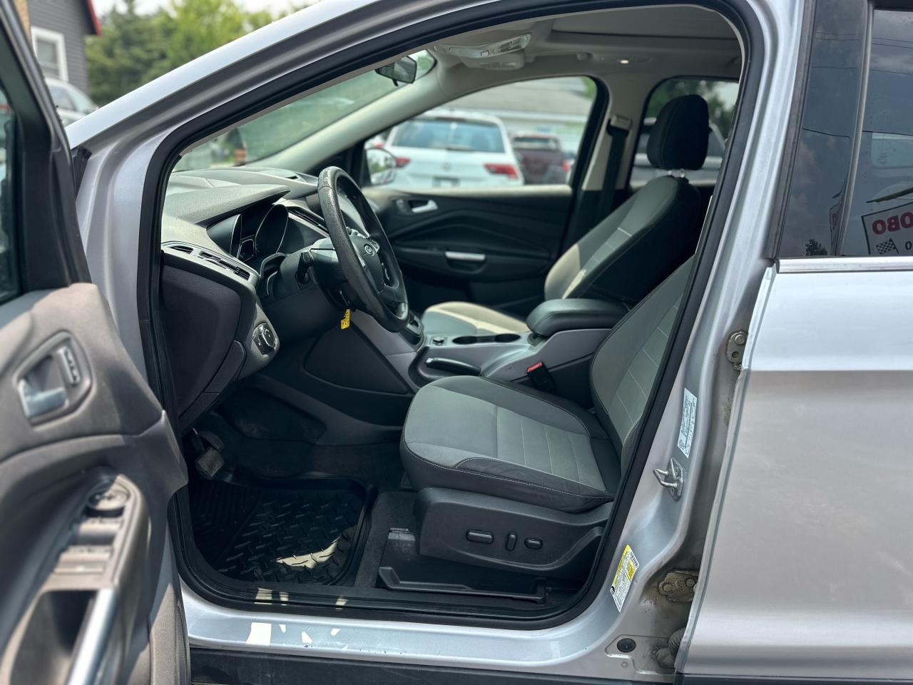 2014 Ford Escape SE Photo10