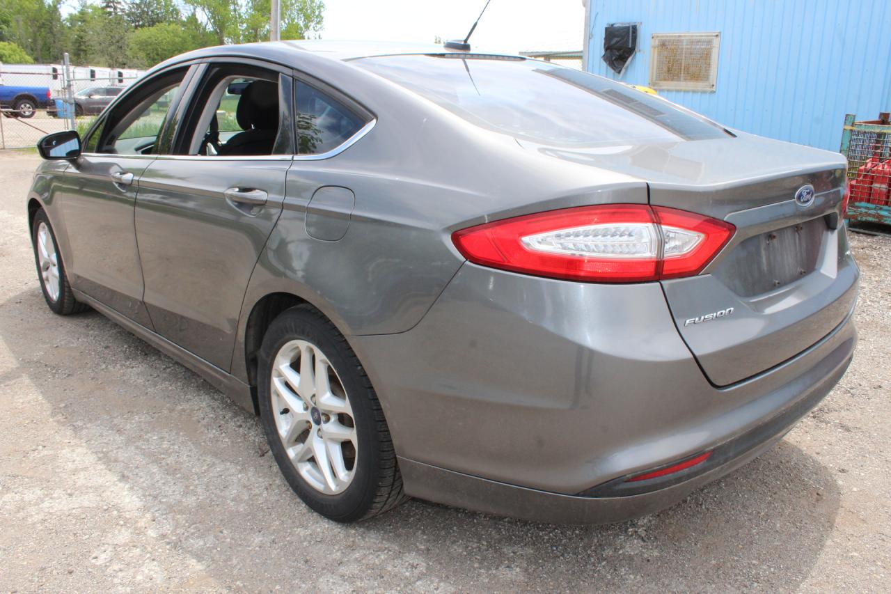 2014 Ford Fusion SE Photo3