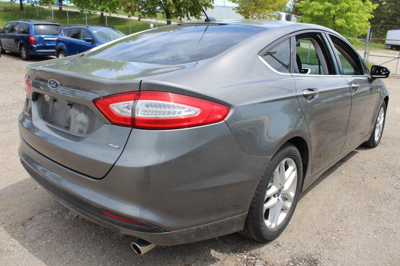 2014 Ford Fusion SE Photo2