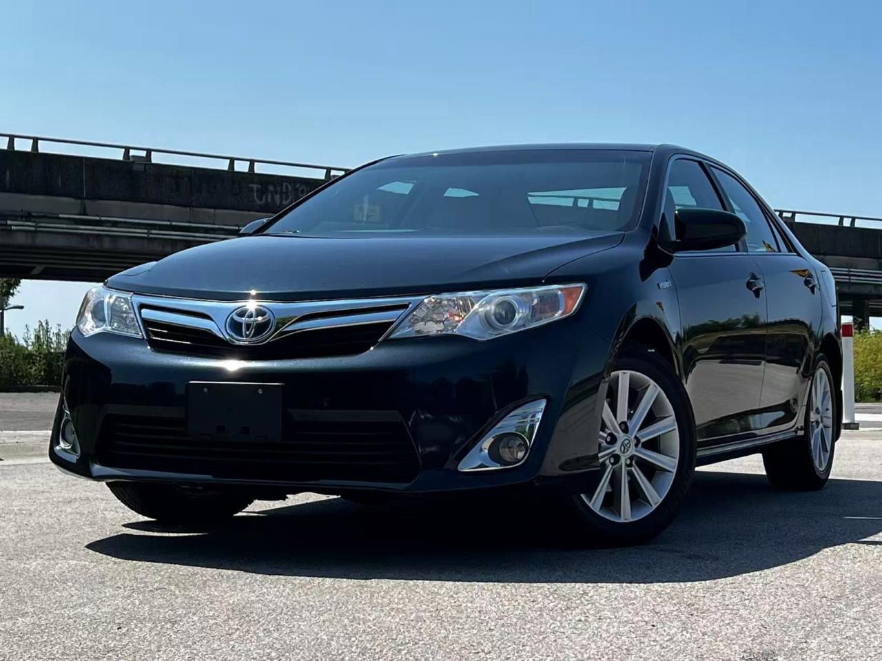 Used 2014 Toyota Camry HYBRID XLE/ NO ACCIDENT/ ONE OWNER/ BC LOCAL/ LOW KM for sale in Richmond, BC