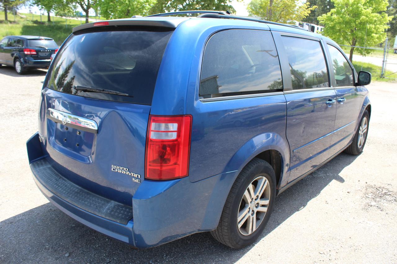 2010 Dodge Grand Caravan SE Photo2