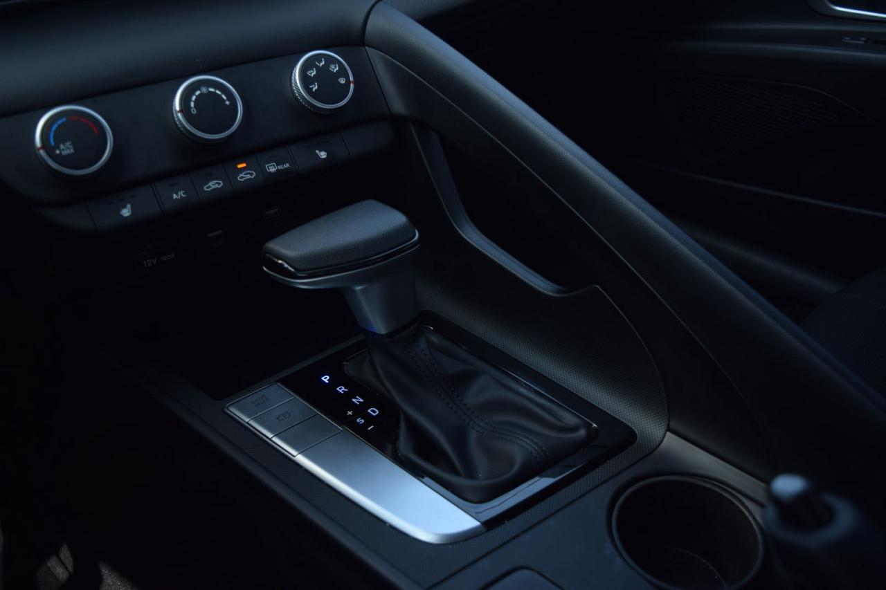 2023 Hyundai Elantra SEL - Photo #12