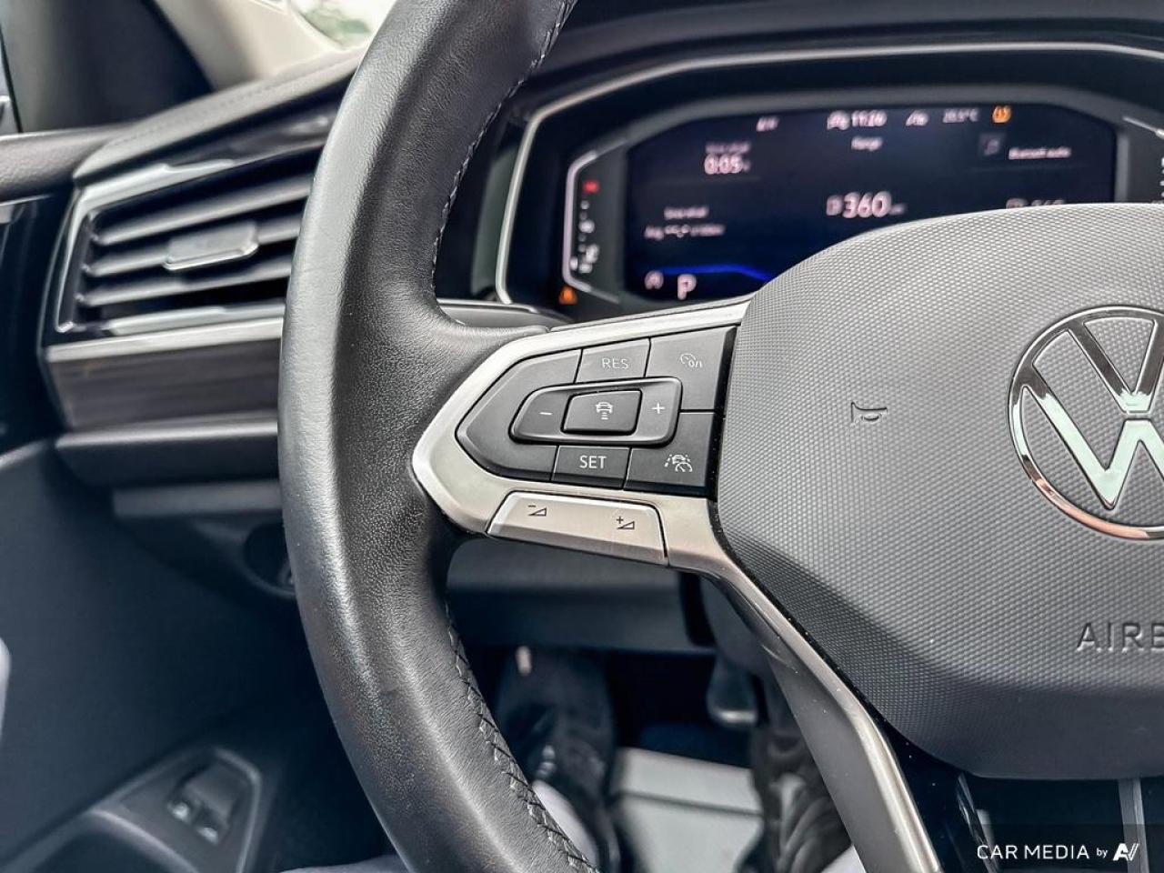 2022 Volkswagen Jetta HIGHLINE / NO ACCIDENTS / LEATHER / SUNROOF / NAV - Photo #23