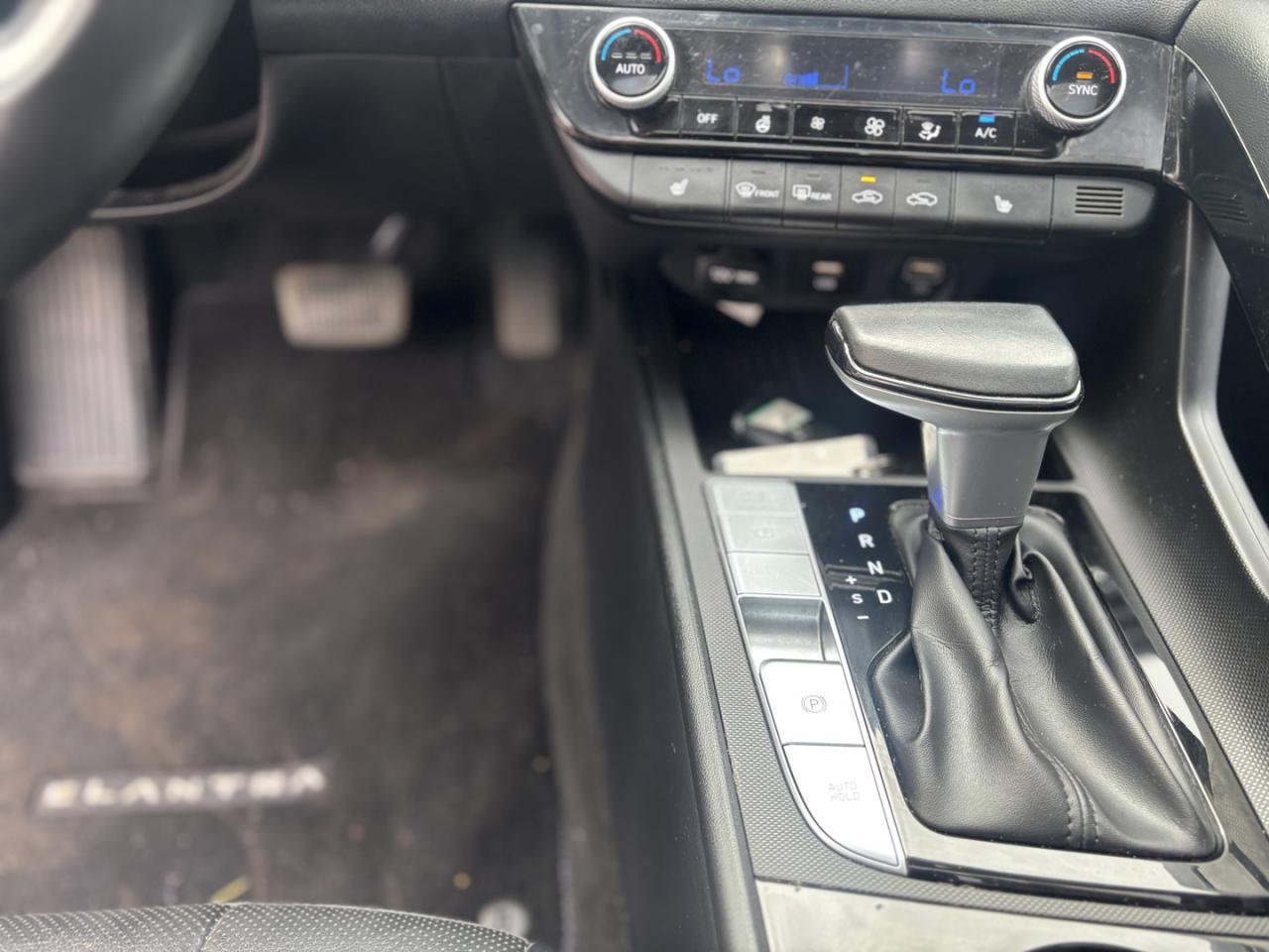 2021 Hyundai Elantra Ultimate SEL - Photo #9