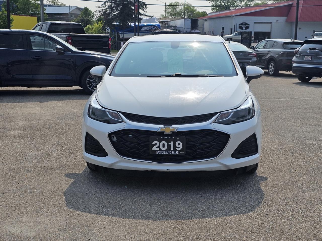 2019 Chevrolet Cruze LT Hatchback - 1.4L 4cyl. turbocharged engine - Photo #2