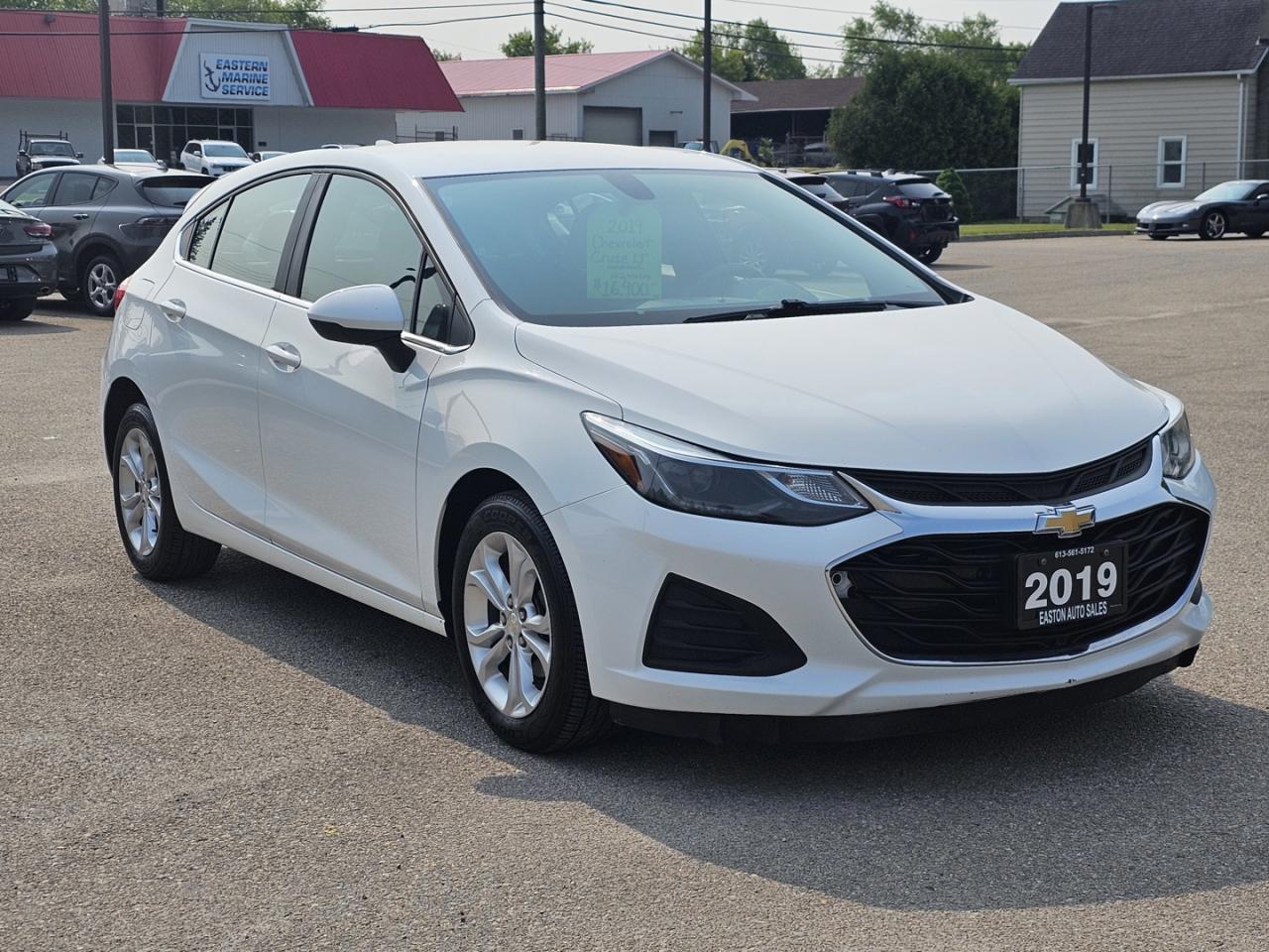 2019 Chevrolet Cruze LT Hatchback - 1.4L 4cyl. turbocharged engine - Photo #3