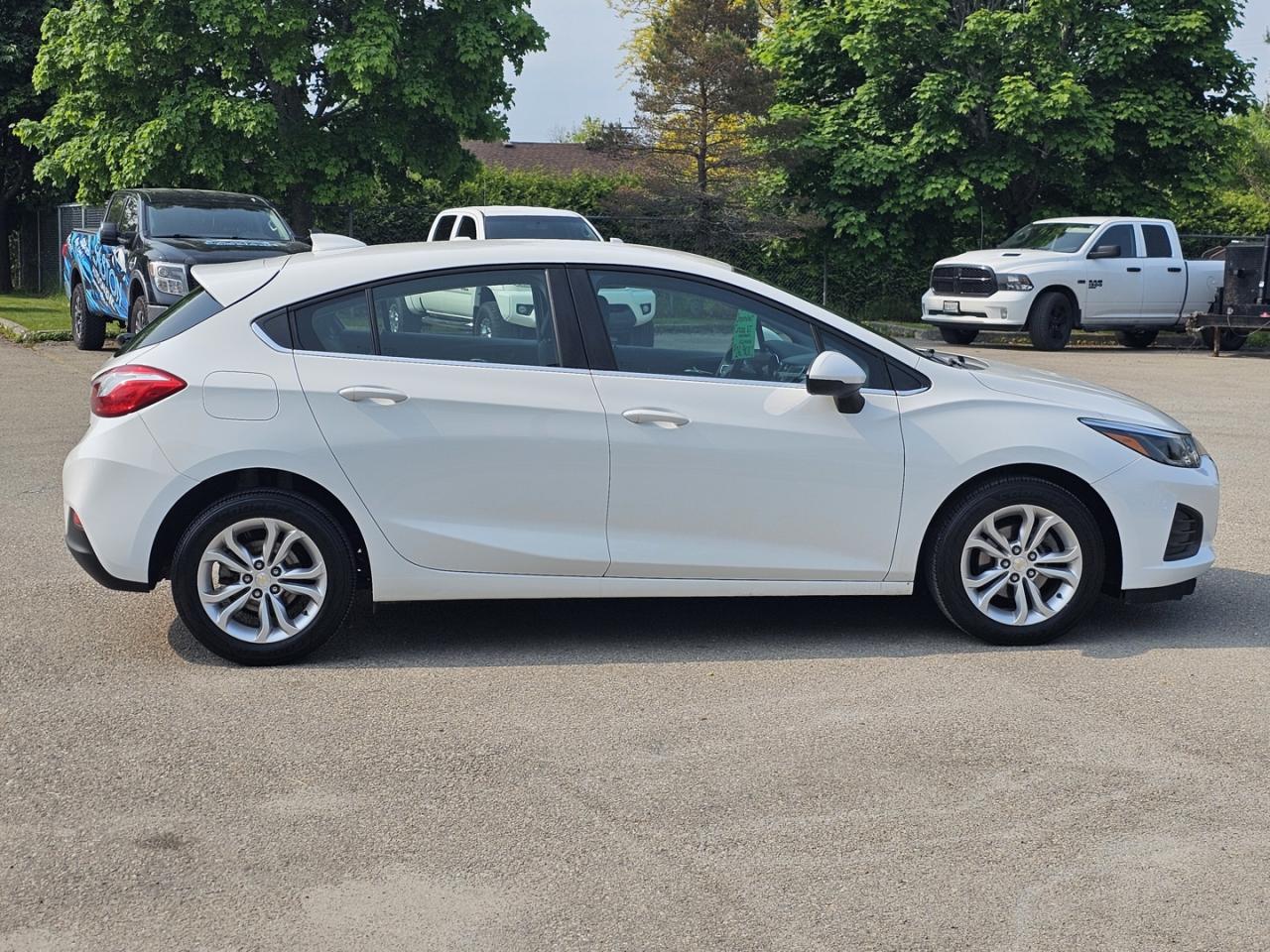 2019 Chevrolet Cruze LT Hatchback - 1.4L 4cyl. turbocharged engine - Photo #4