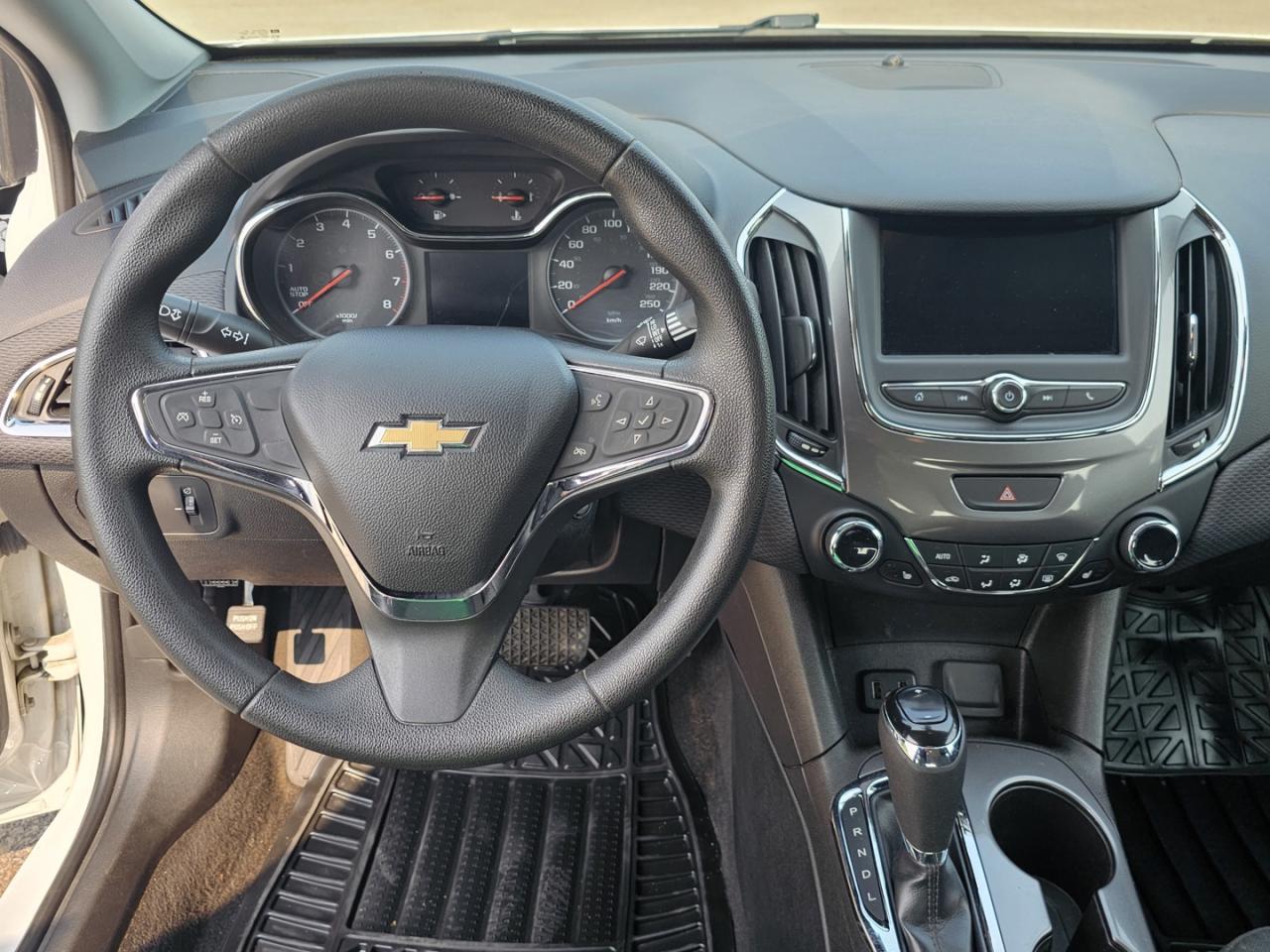 2019 Chevrolet Cruze LT Hatchback - 1.4L 4cyl. turbocharged engine - Photo #13