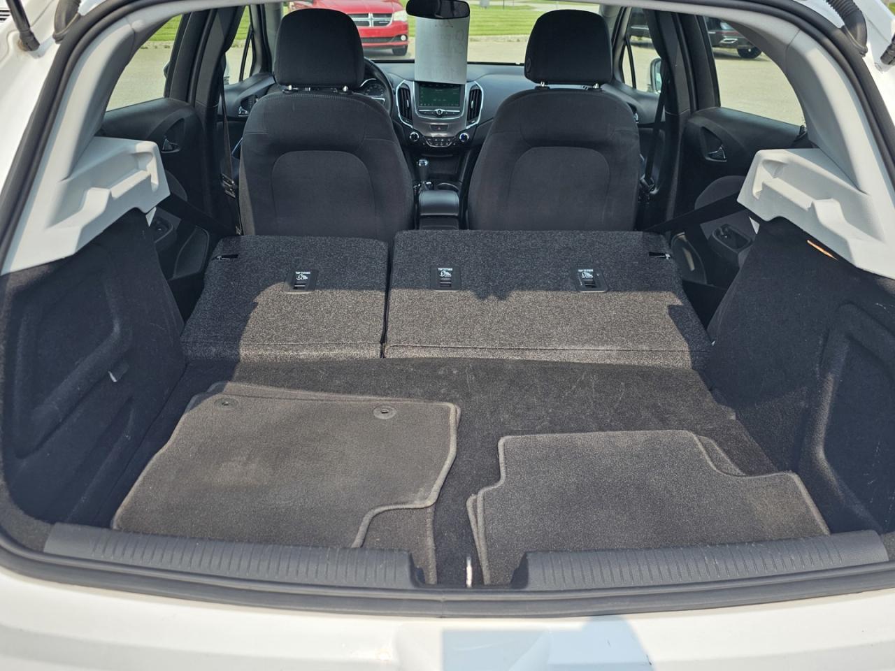 2019 Chevrolet Cruze LT Hatchback - 1.4L 4cyl. turbocharged engine - Photo #21
