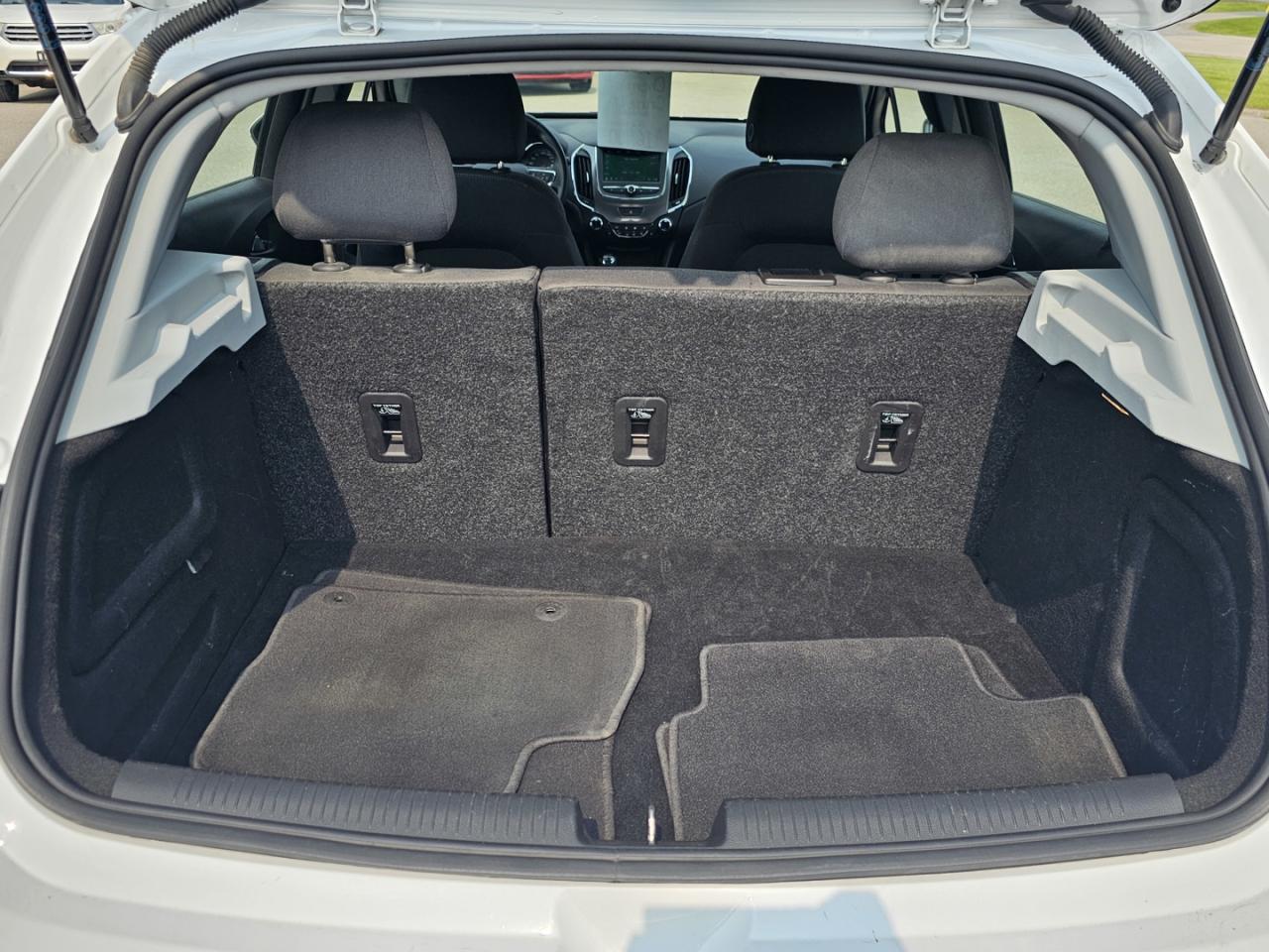 2019 Chevrolet Cruze LT Hatchback - 1.4L 4cyl. turbocharged engine - Photo #22