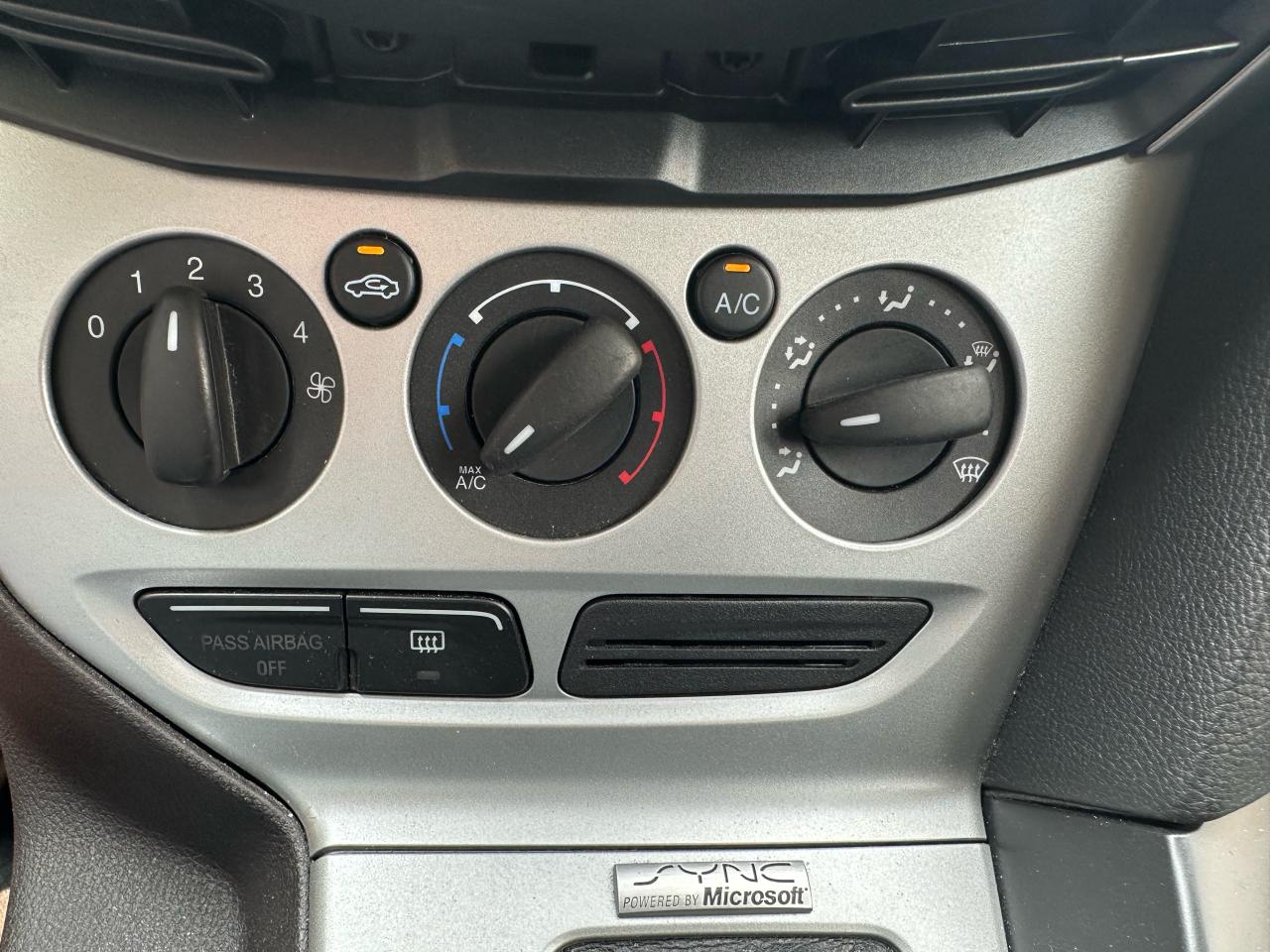 2014 Ford Focus SE - Photo #12