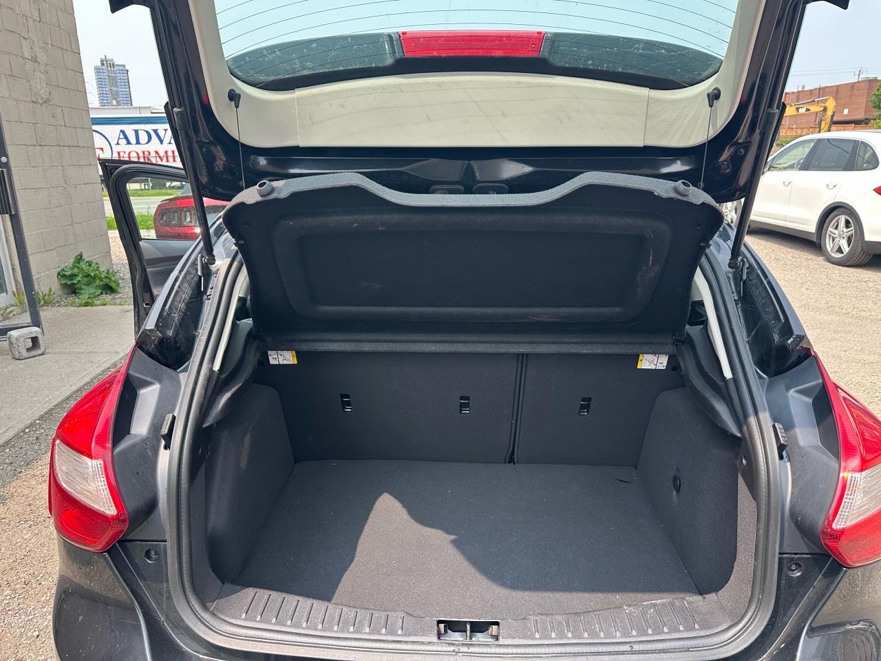 2014 Ford Focus SE - Photo #15
