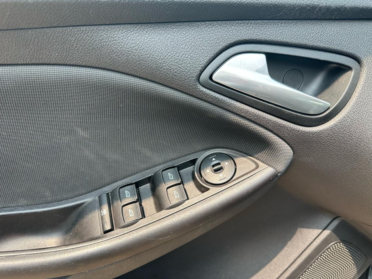 2014 Ford Focus SE - Photo #6