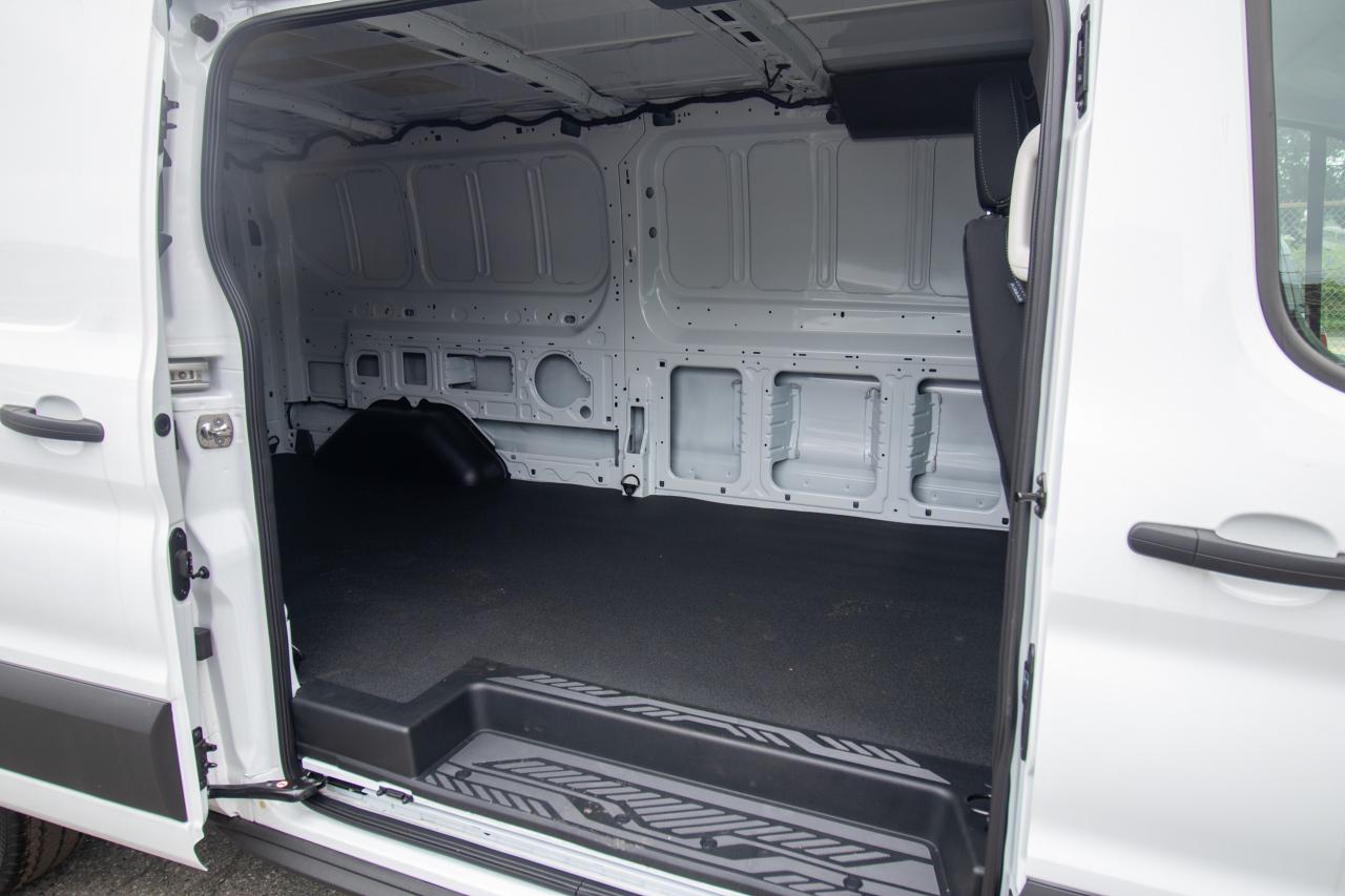 2024 Ford Transit Cargo Van T-250 148" LOW RF 9070 GVWR AWD Photo5