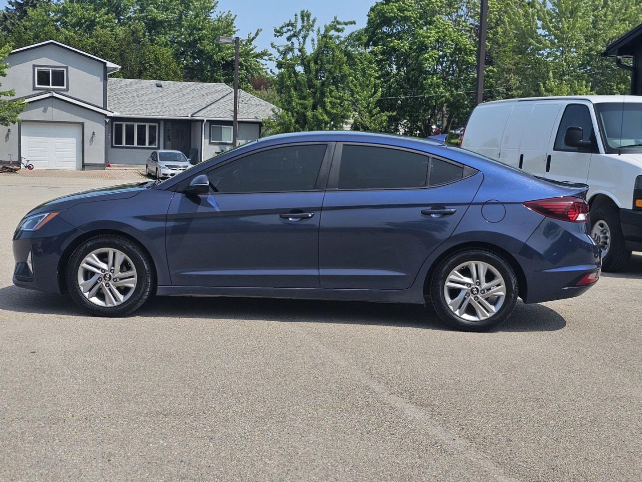2019 Hyundai Elantra Limited - Photo #8