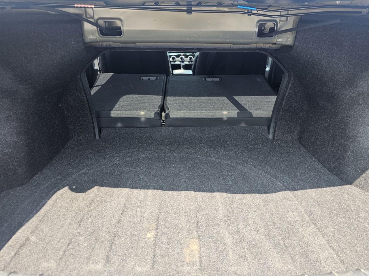 2019 Hyundai Elantra Limited - Photo #18