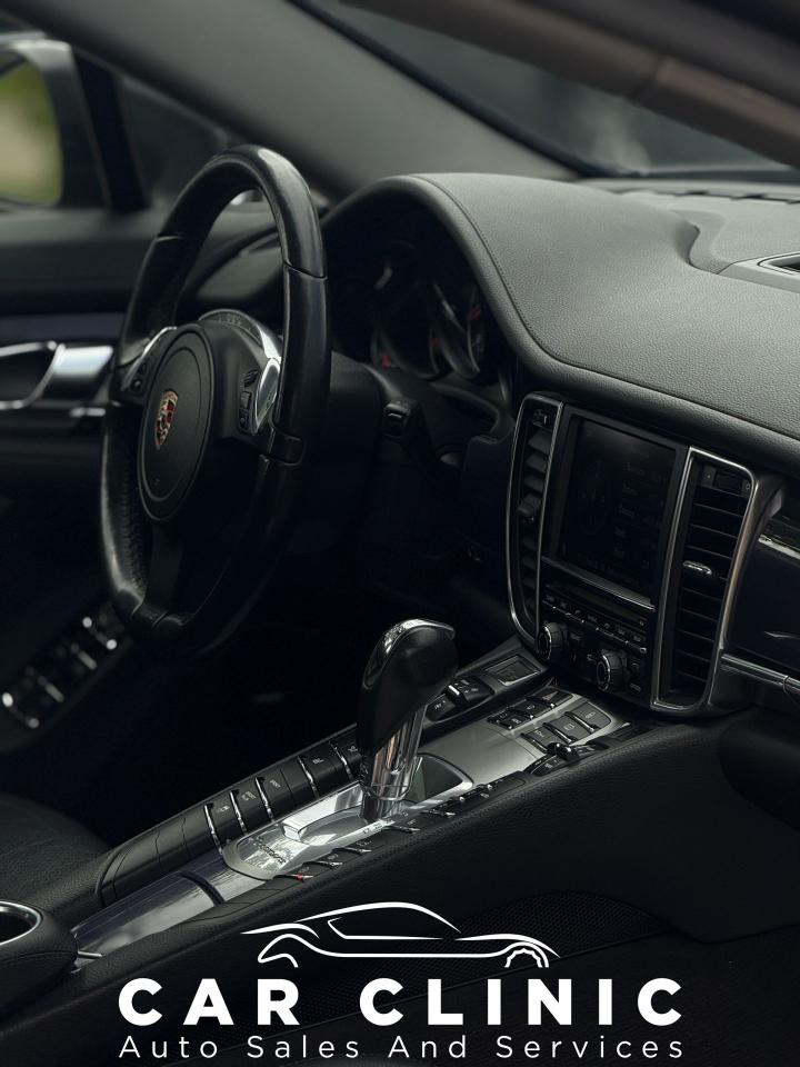 2011 Porsche Panamera  - Photo #22