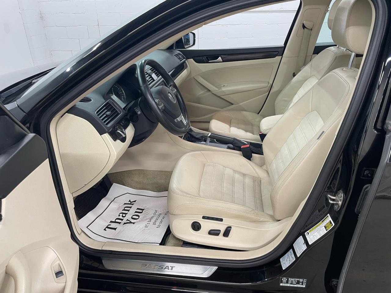 2015 Volkswagen Passat 4DR SDN 3.6L DSG HIGHLINE Photo28