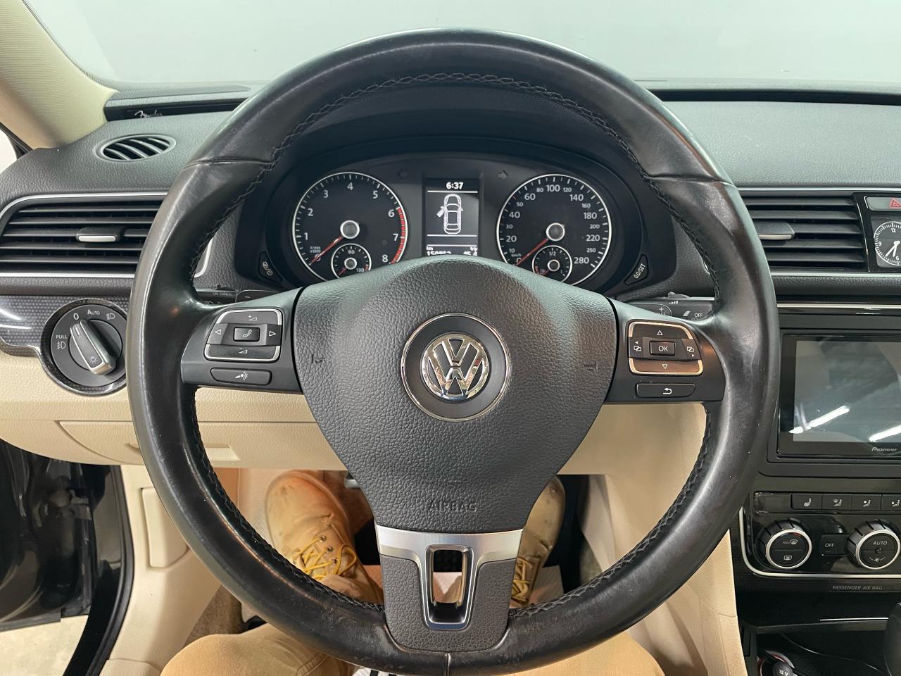 2015 Volkswagen Passat 4DR SDN 3.6L DSG HIGHLINE Photo34