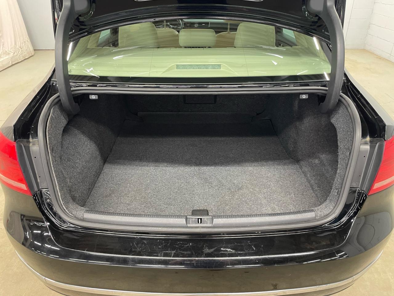 2015 Volkswagen Passat 4DR SDN 3.6L DSG HIGHLINE Photo26
