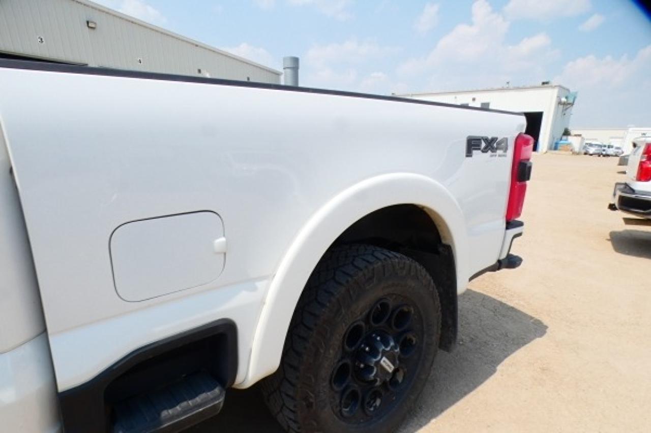 2023 Ford F-350 LARIAT 6.7L P/S DSL w/H&C L, pano S/R, NAV, BUC - Photo #25