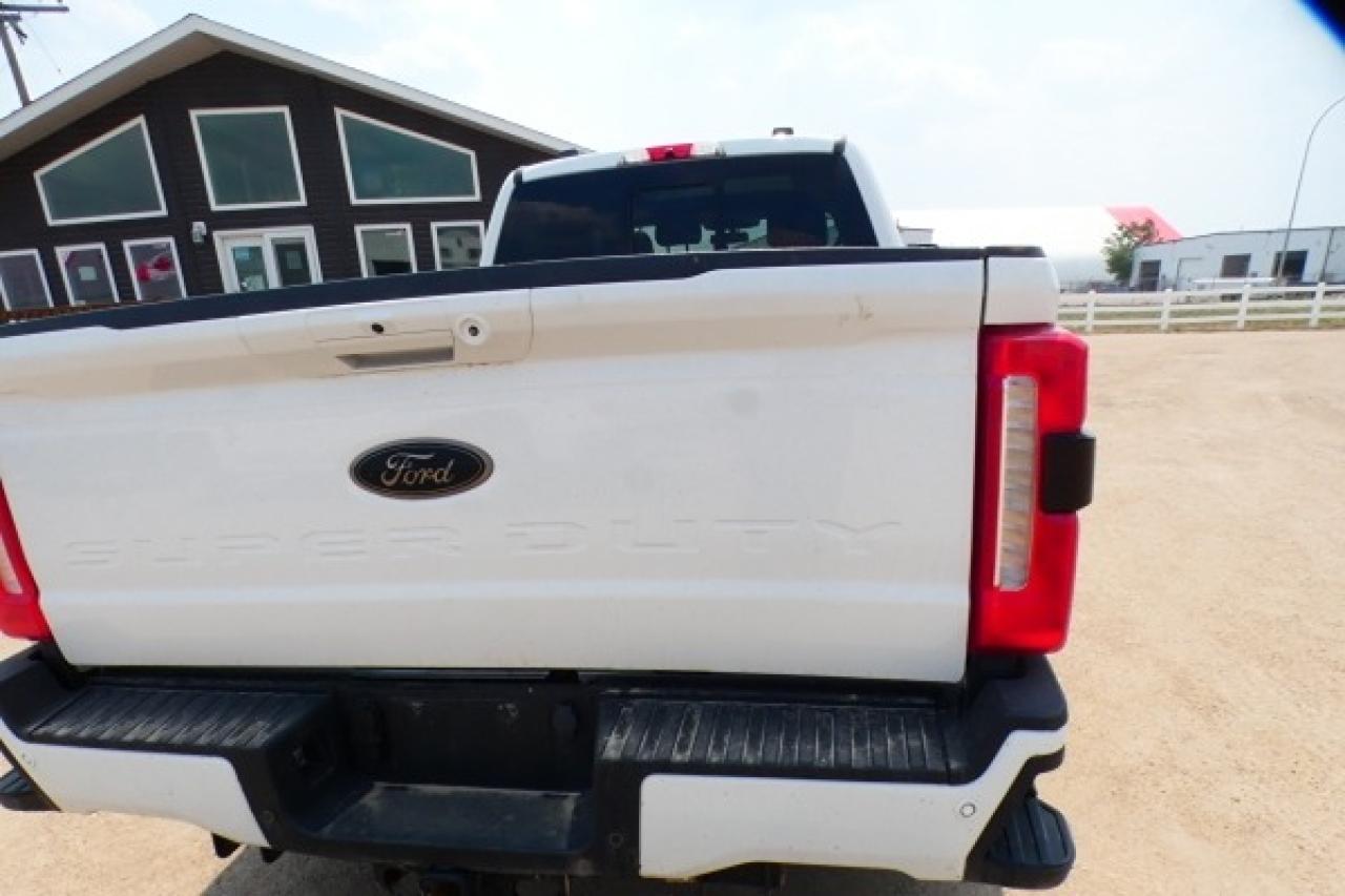 2023 Ford F-350 LARIAT 6.7L P/S DSL w/H&C L, pano S/R, NAV, BUC - Photo #33