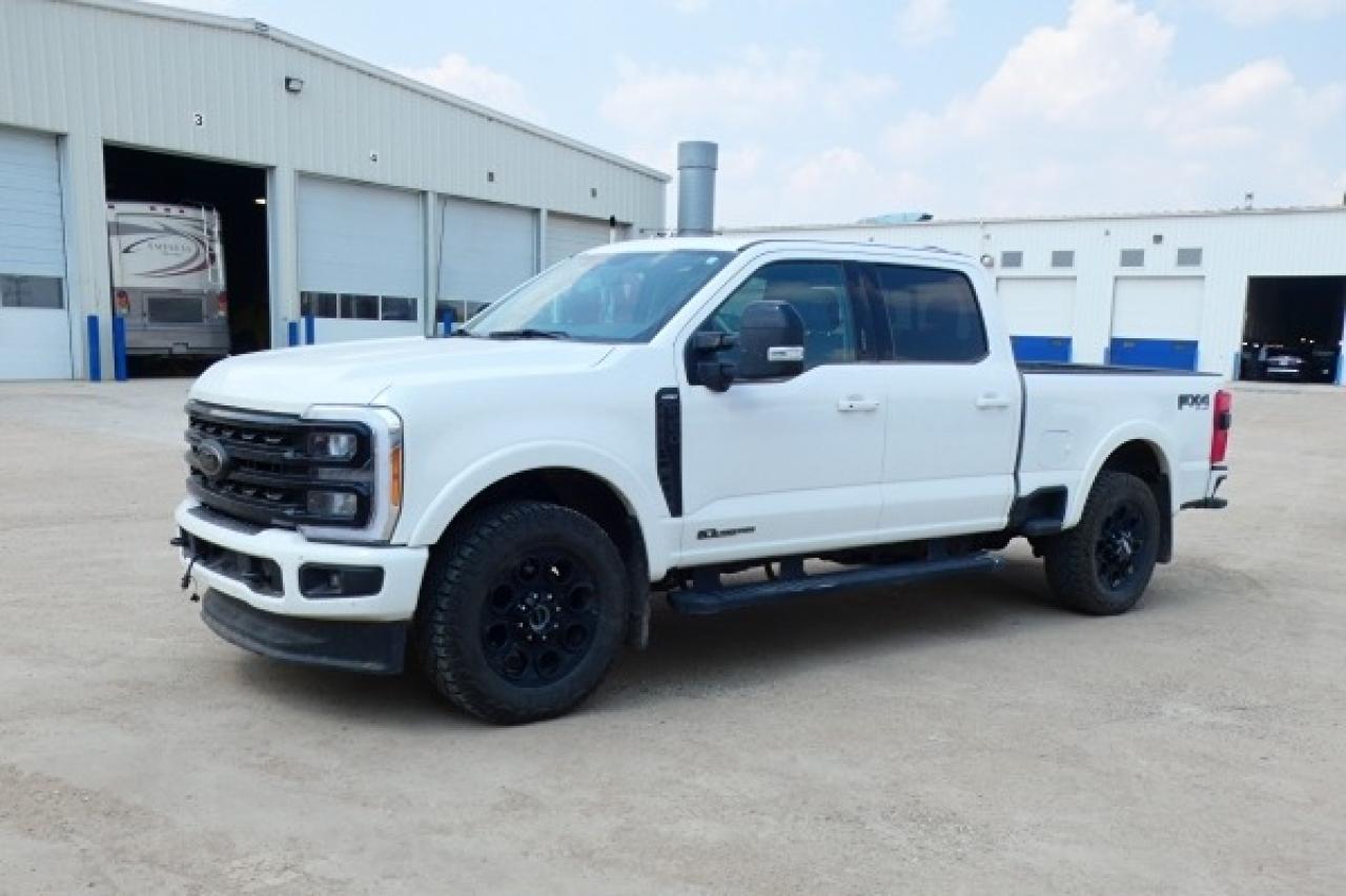 2023 Ford F-350 LARIAT 6.7L P/S DSL w/H&C L, pano S/R, NAV, BUC - Photo #2