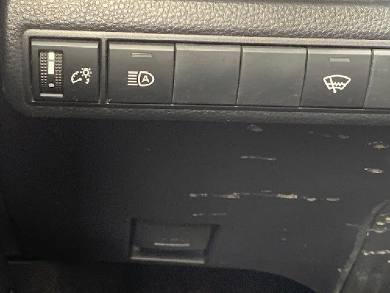 2023 Toyota Corolla SE - Photo #14
