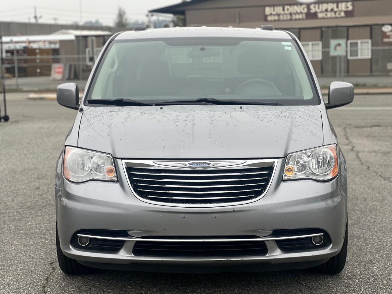 2015 Chrysler Town & Country TOURING - Photo #2