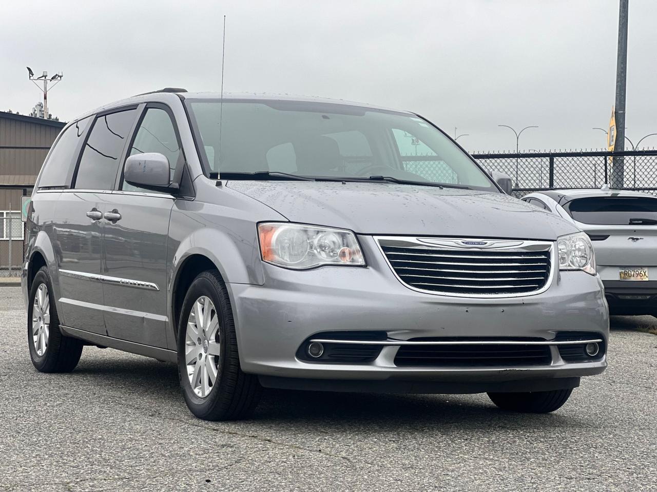 2015 Chrysler Town & Country TOURING - Photo #14