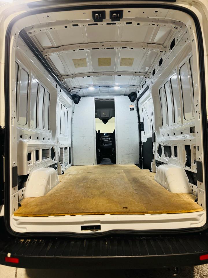 2022 Ford Transit Cargo Van 250 Van Med. Roof w/Sliding Pass. 130-in. WB - Photo #17