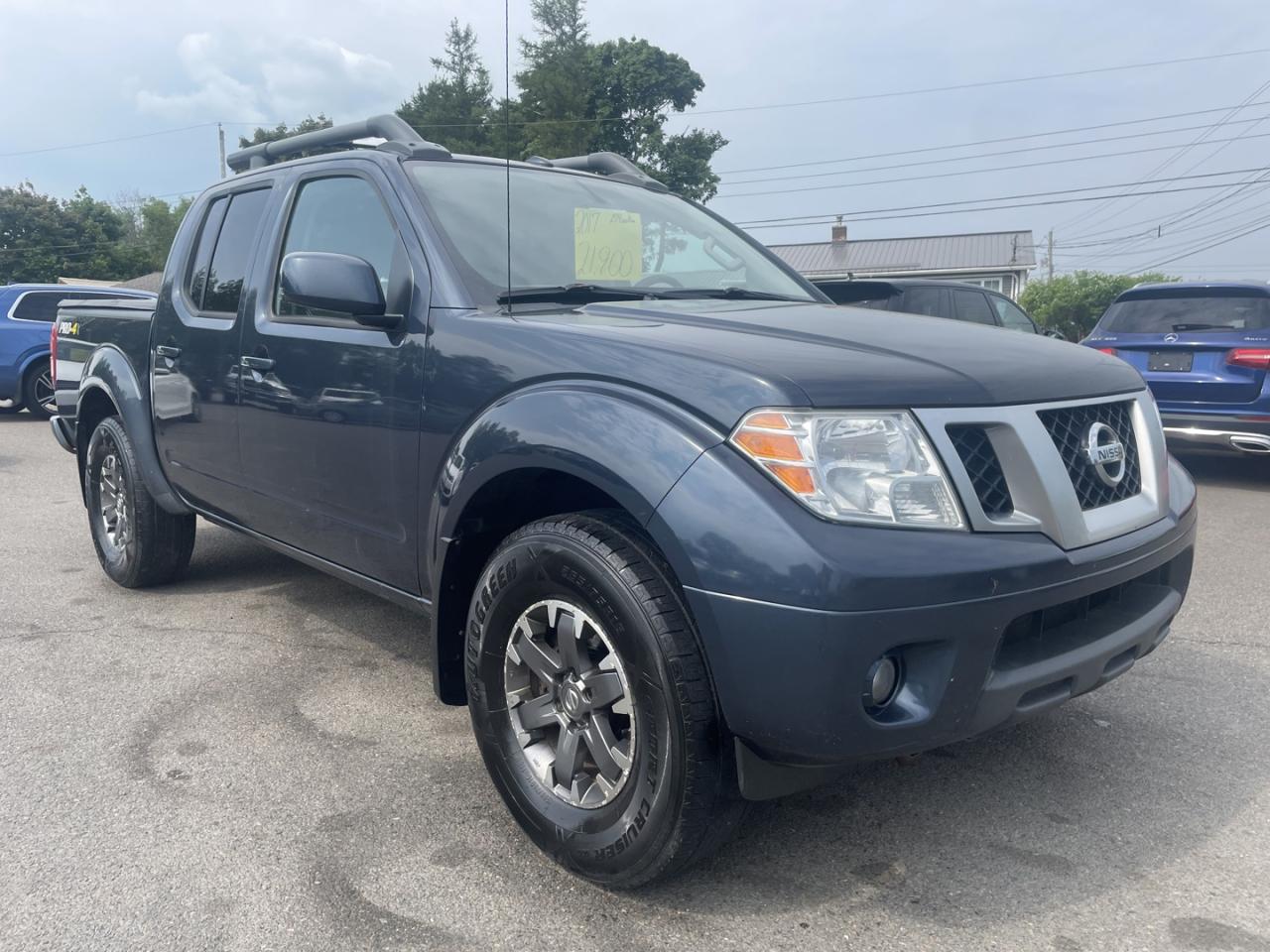 Used 2017 Nissan Frontier SL CREW CAB / 4WD / PRO 4X / ROOF RACKS / LEATHER / POWER SUNROOF / HEATED SEATS / REVERSE CAMERA for sale in Truro, NS