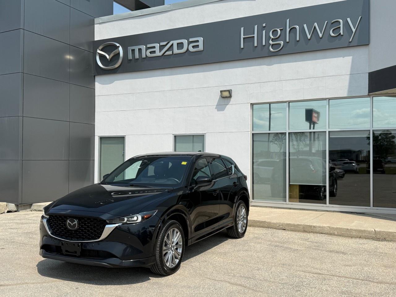 Used 2022 Mazda CX-5 Signature AWD for sale in Steinbach, MB