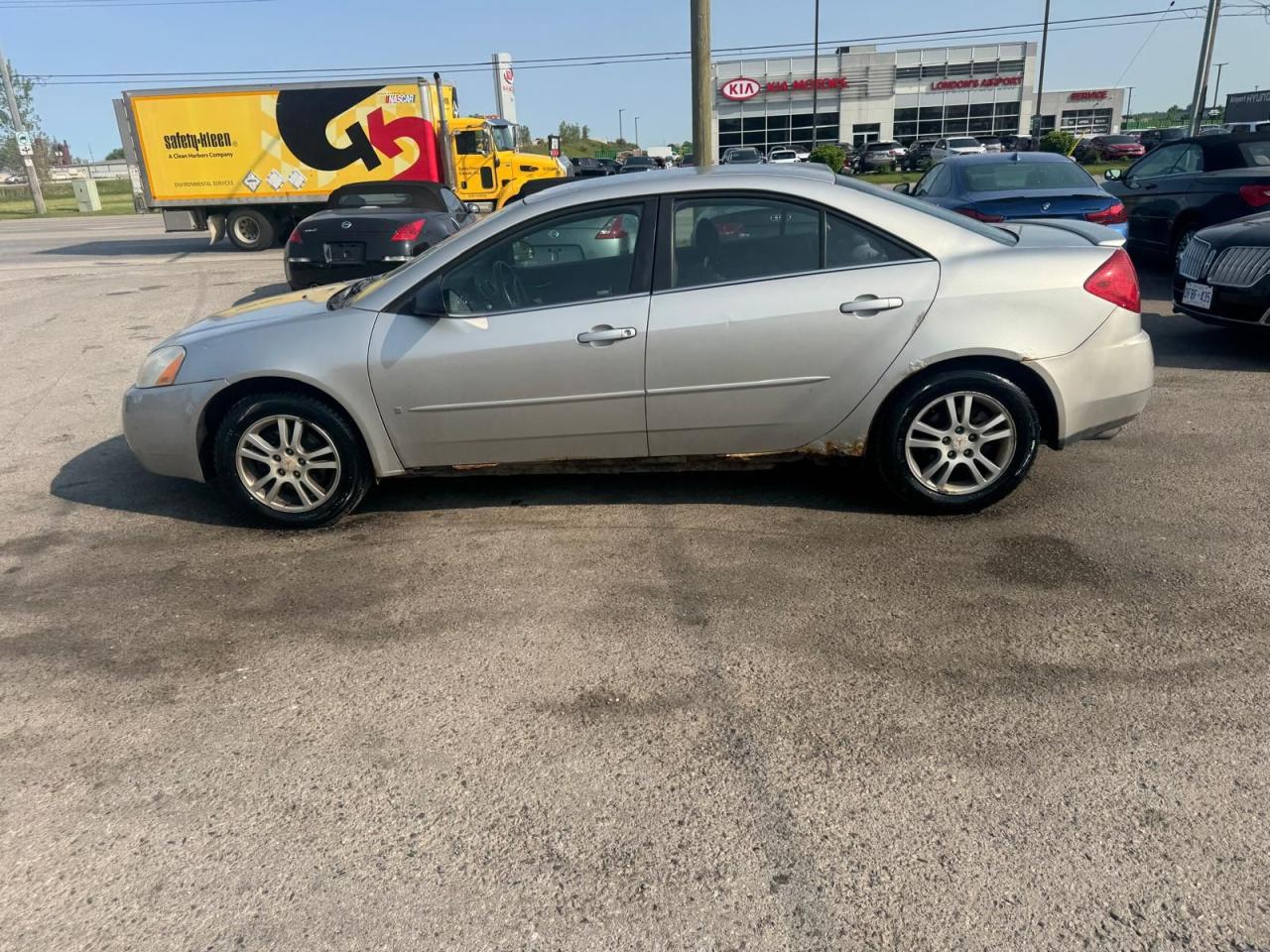 2006 Pontiac G6  - Photo #2