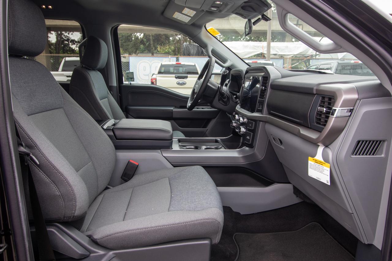 2025 Ford F-150 XLT 4WD SuperCrew 5.5' Box Photo5