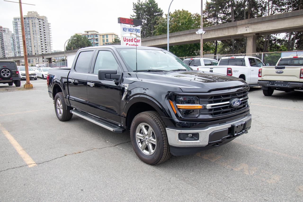 2025 Ford F-150 XLT 4WD SuperCrew 5.5' Box Photo3