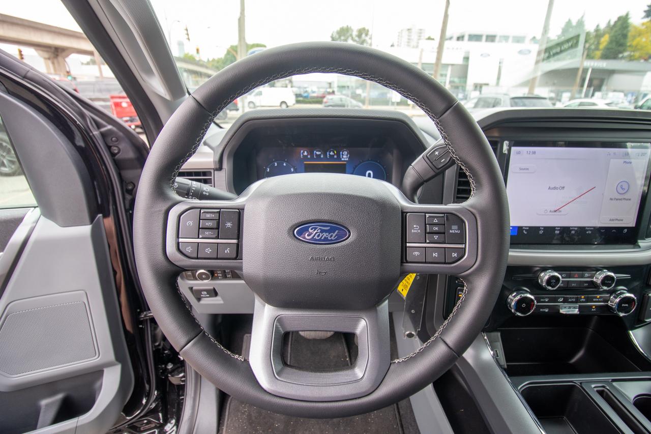 2025 Ford F-150 XLT 4WD SuperCrew 5.5' Box Photo5