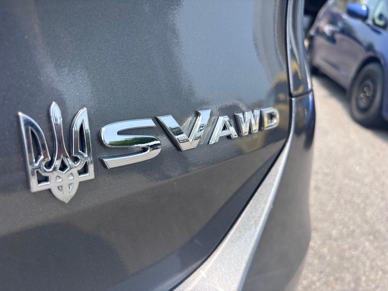 2016 Nissan Rogue SV AWD EXTRA CLEAN! - Photo #8