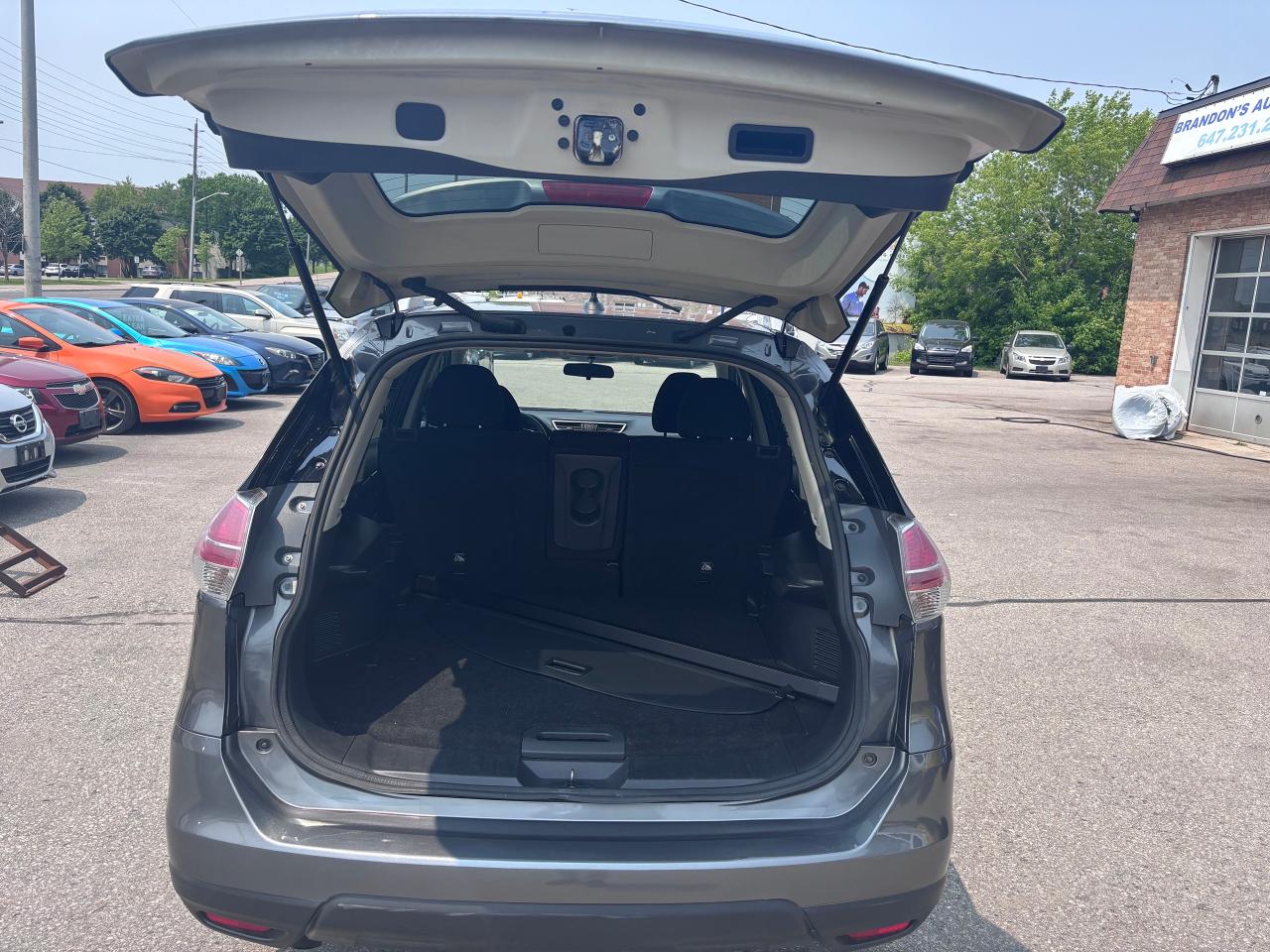 2016 Nissan Rogue SV AWD EXTRA CLEAN! - Photo #9