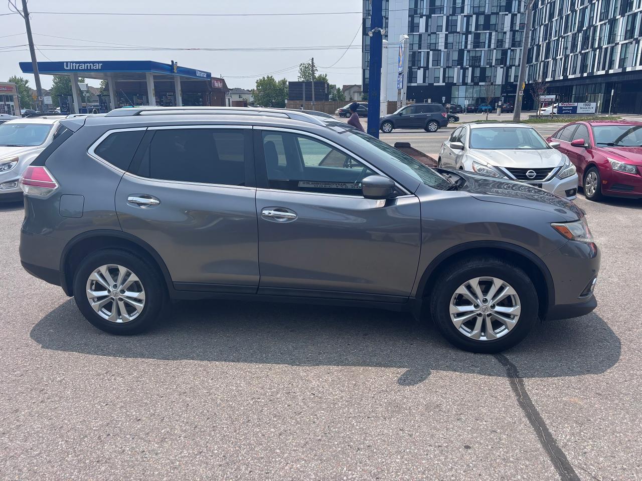 2016 Nissan Rogue SV AWD EXTRA CLEAN! - Photo #6