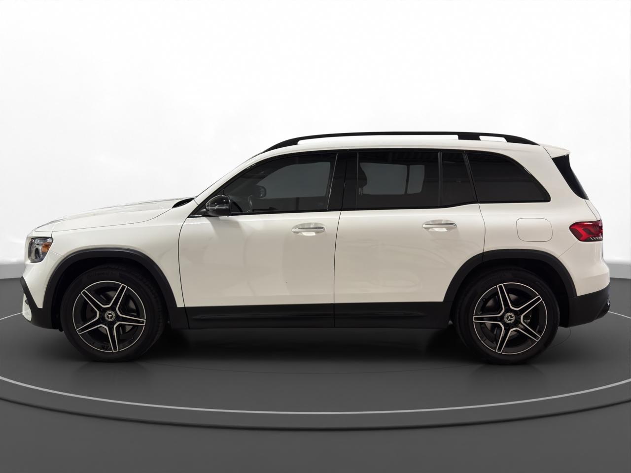 2021 Mercedes-Benz GLB GLB 250 - Photo #4