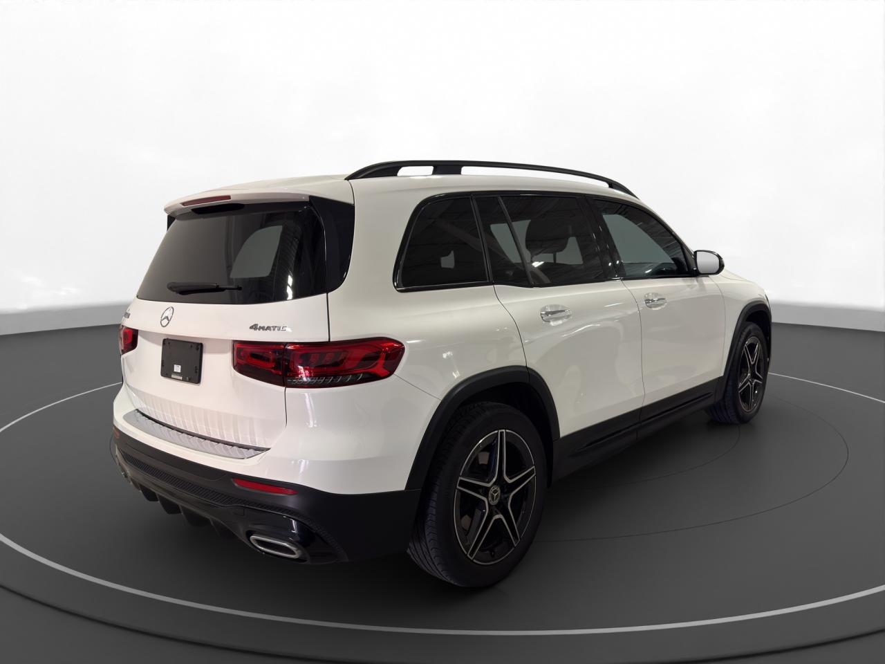 2021 Mercedes-Benz GLB GLB 250 - Photo #7