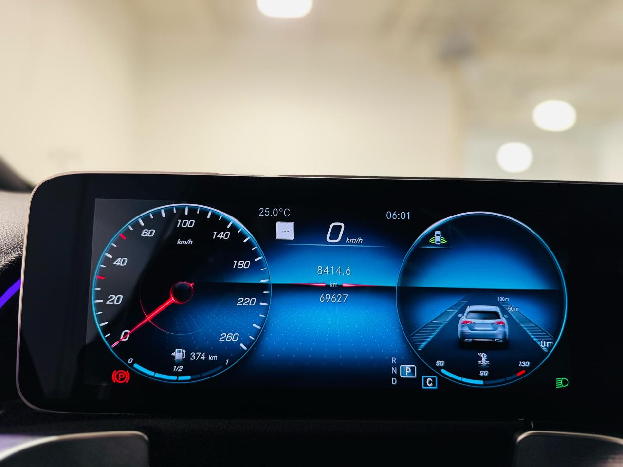 2021 Mercedes-Benz GLB GLB 250 - Photo #12