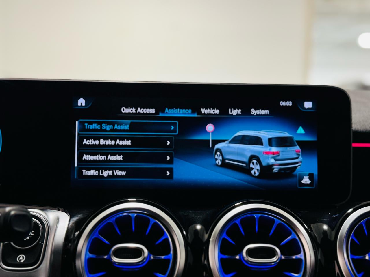 2021 Mercedes-Benz GLB GLB 250 - Photo #19