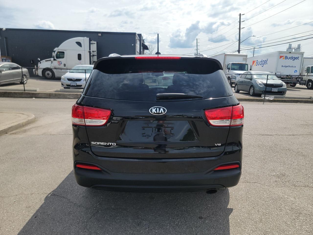 2016 Kia Sorento 3.3L LX+ - Photo #6
