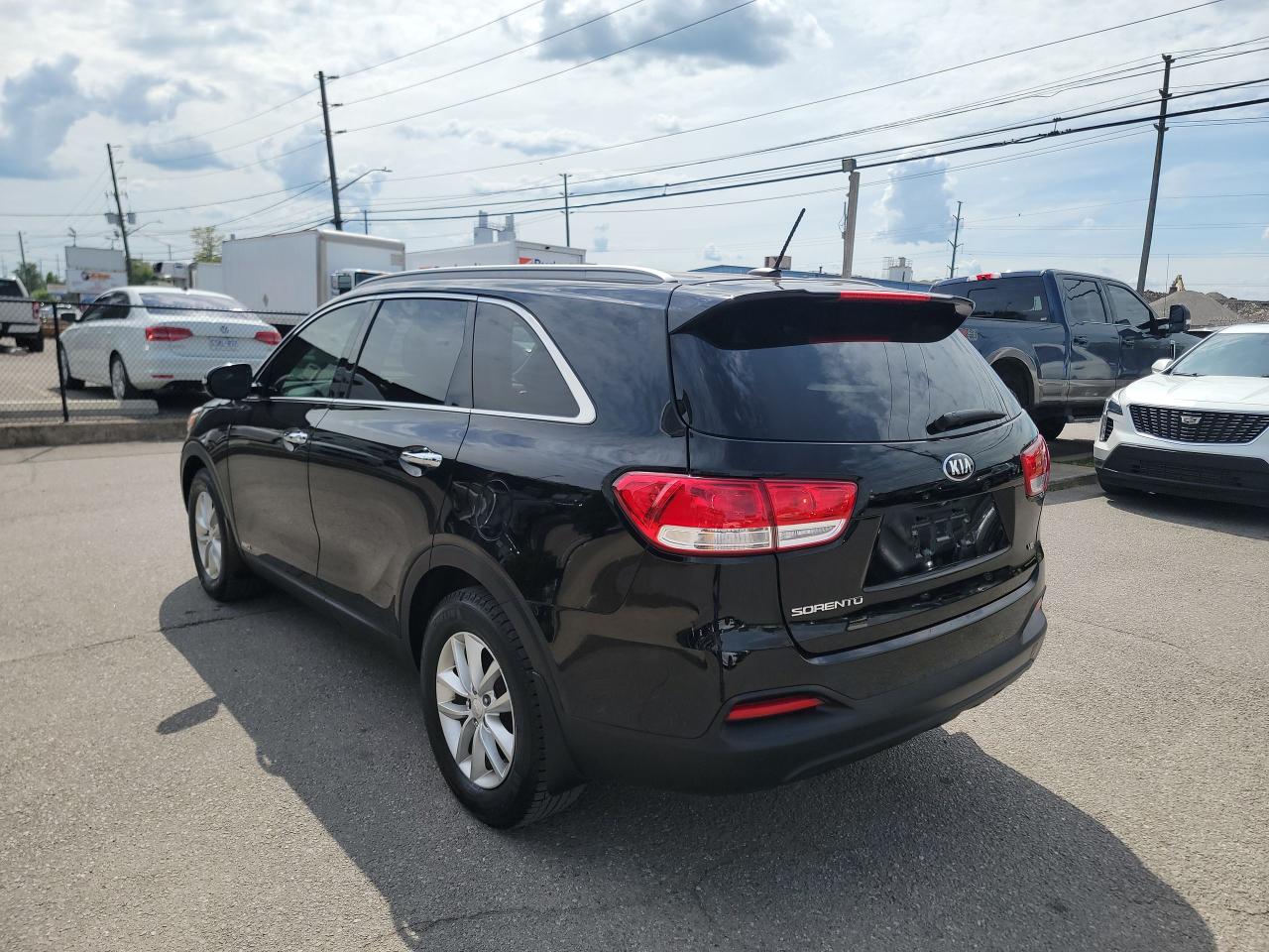 2016 Kia Sorento 3.3L LX+ - Photo #8