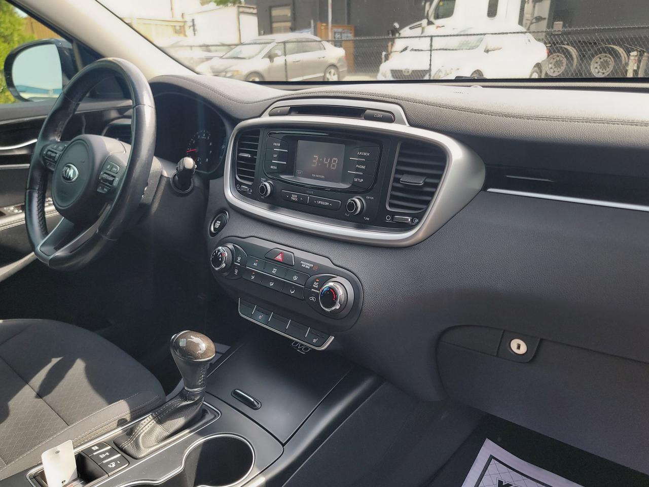 2016 Kia Sorento 3.3L LX+ - Photo #17